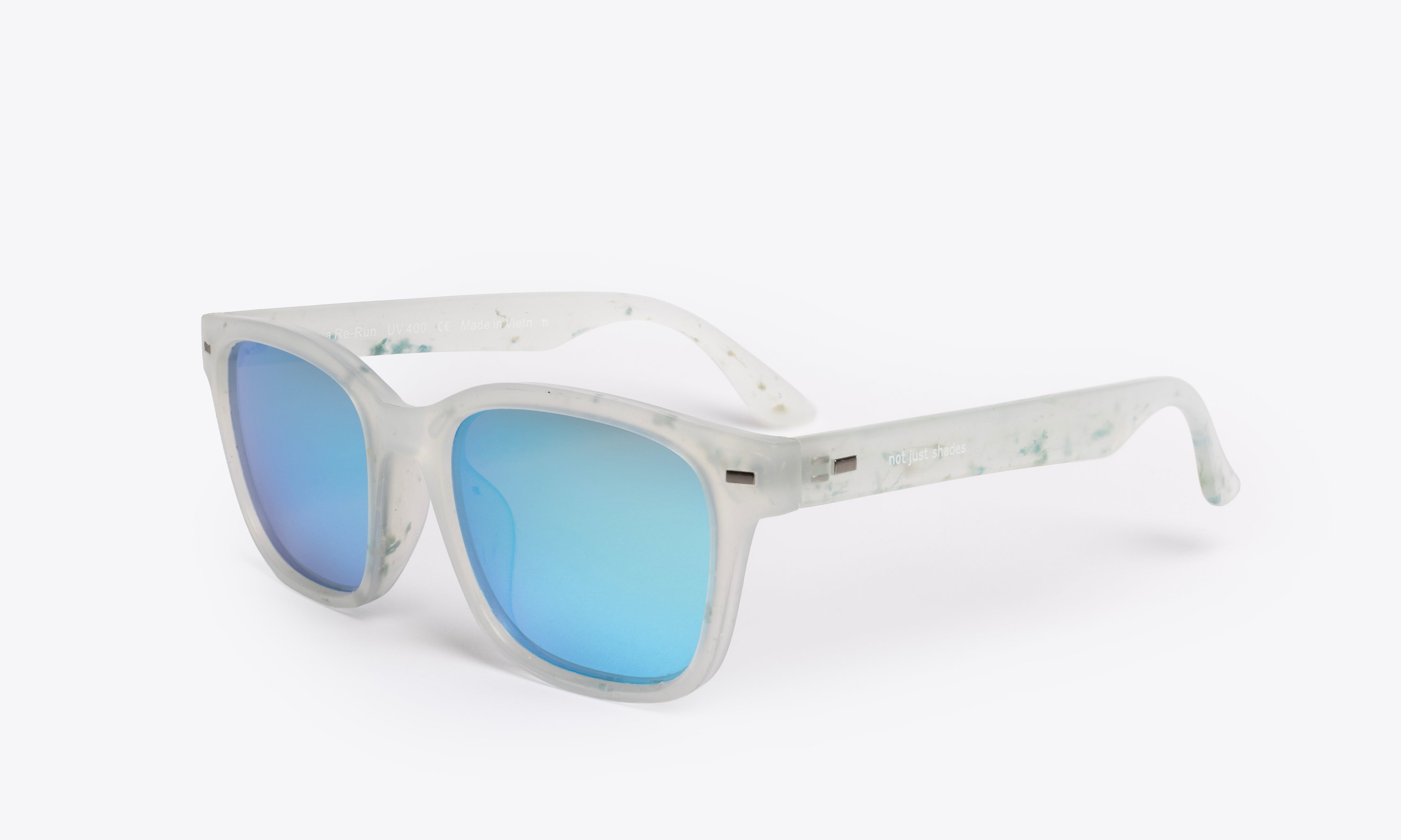 GaiaWhite_OceanBlue_1.jpg