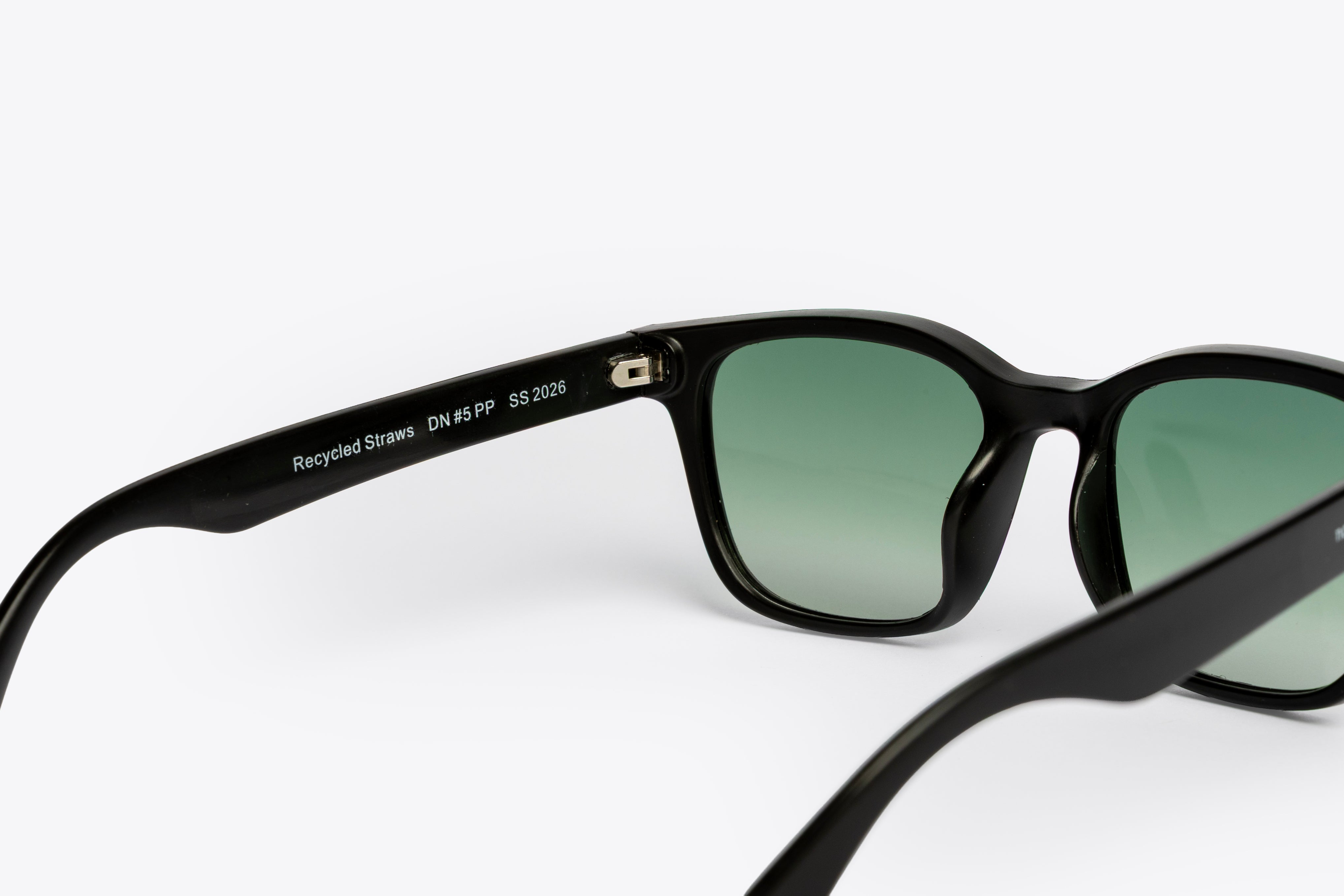 Gaia Black Gradient Green