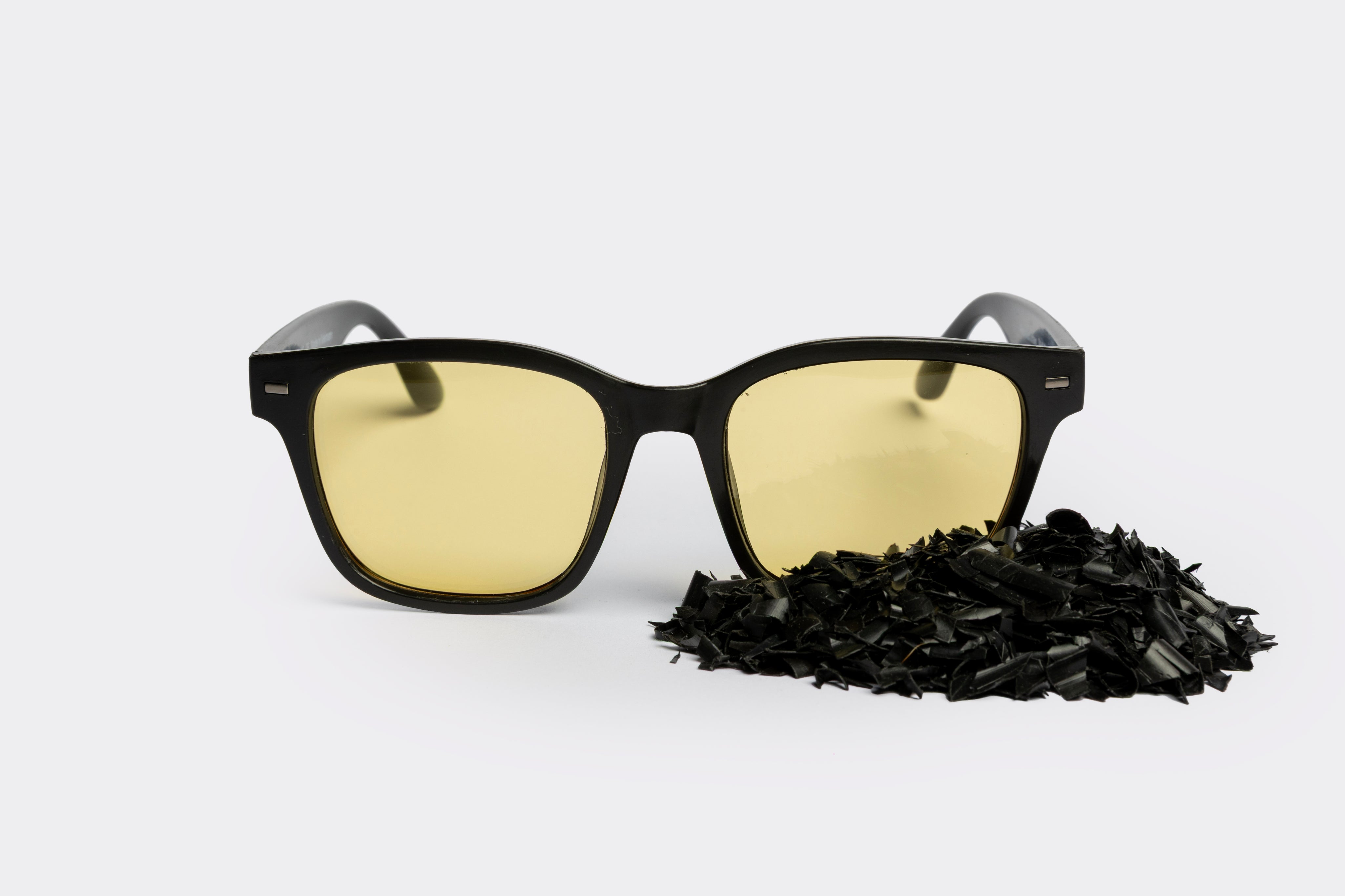 Gaia_Black_Yellow_2.jpg