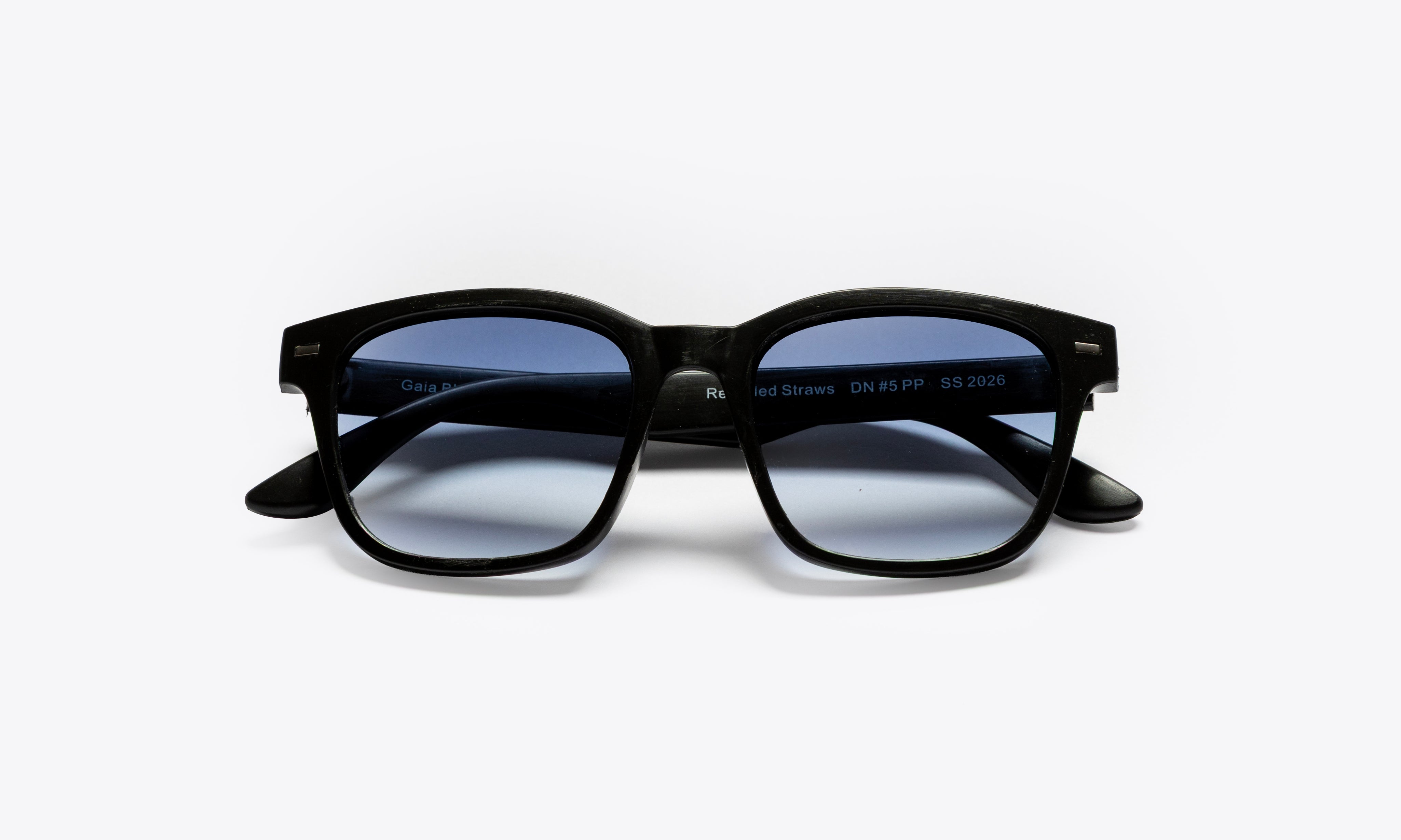 Gaia_Black__Gradient_Blue_1.jpg